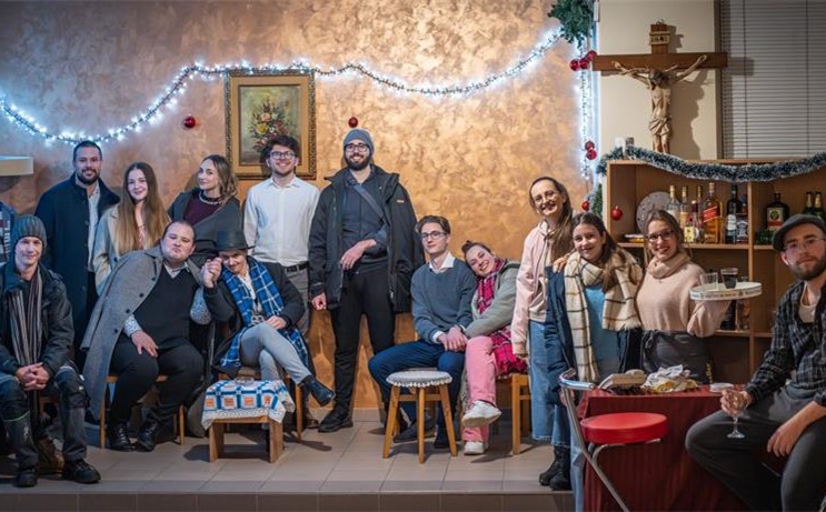 Mladi u Utrini održali predstavu "Isus u gostioni"